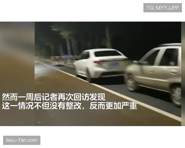 看到常园那张碎花浴袍捏着豪车钥匙的照片，我笑到停不下来